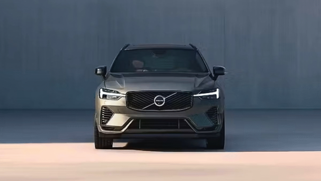 Volvo Launches 2025 XC60 Facelift in India at ₹71.90 Lakh with New Tech Features